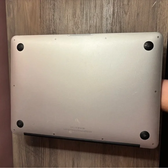 MacBook Air - Picture 6 of 6